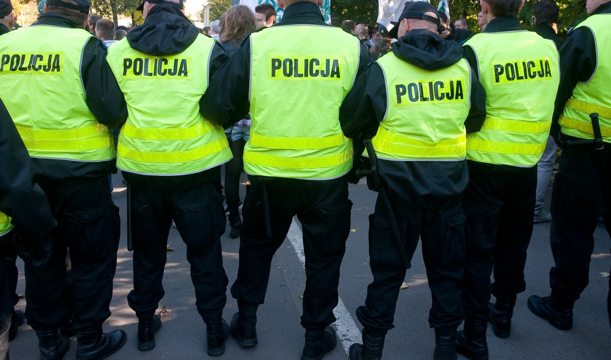 KAMIZELKI ODBLASKOWE DLA POLICJANTÓW